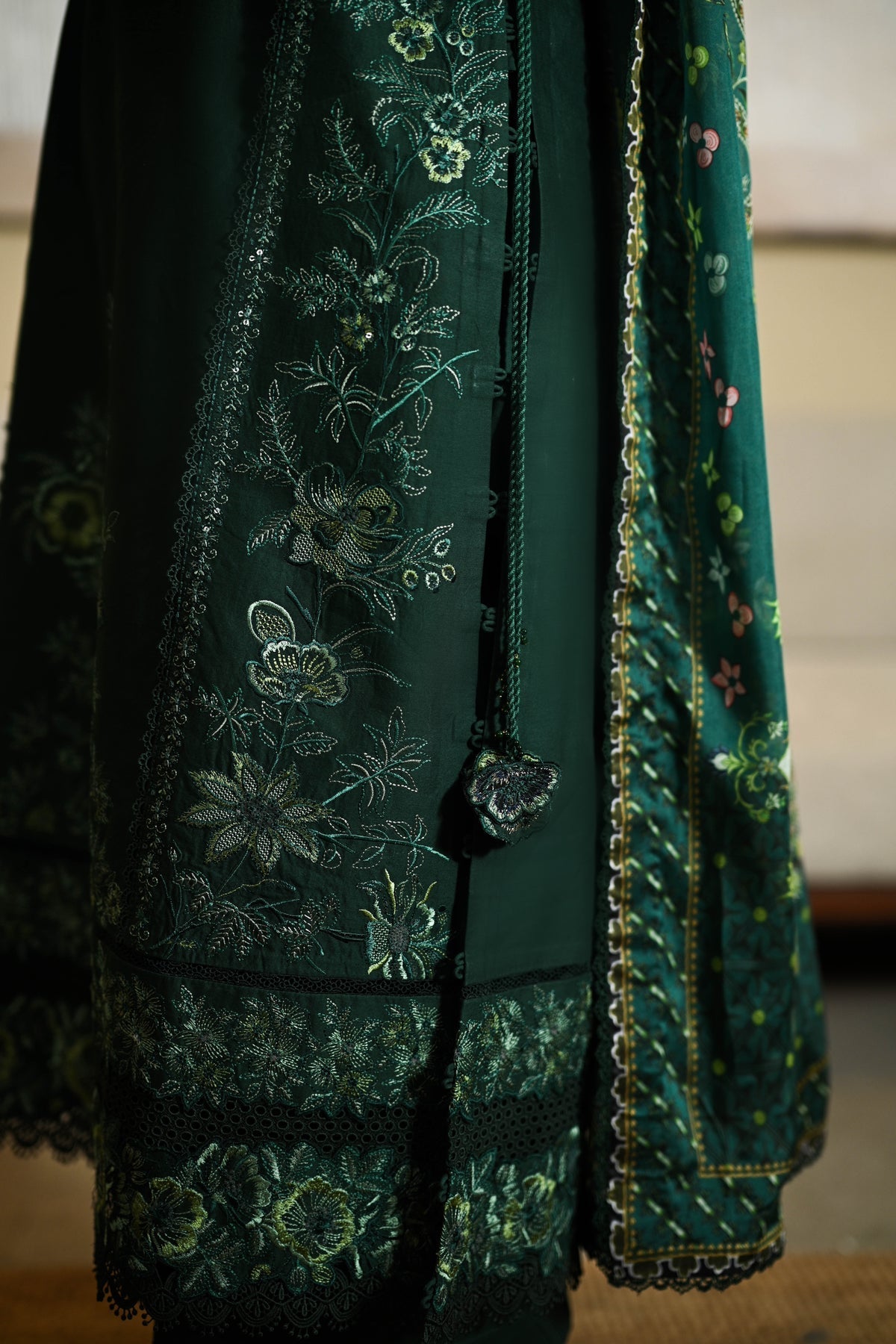 ZAINAB 2: EMERALD LUXURY LAWN EMBROIDERED SET (NEL-25608)